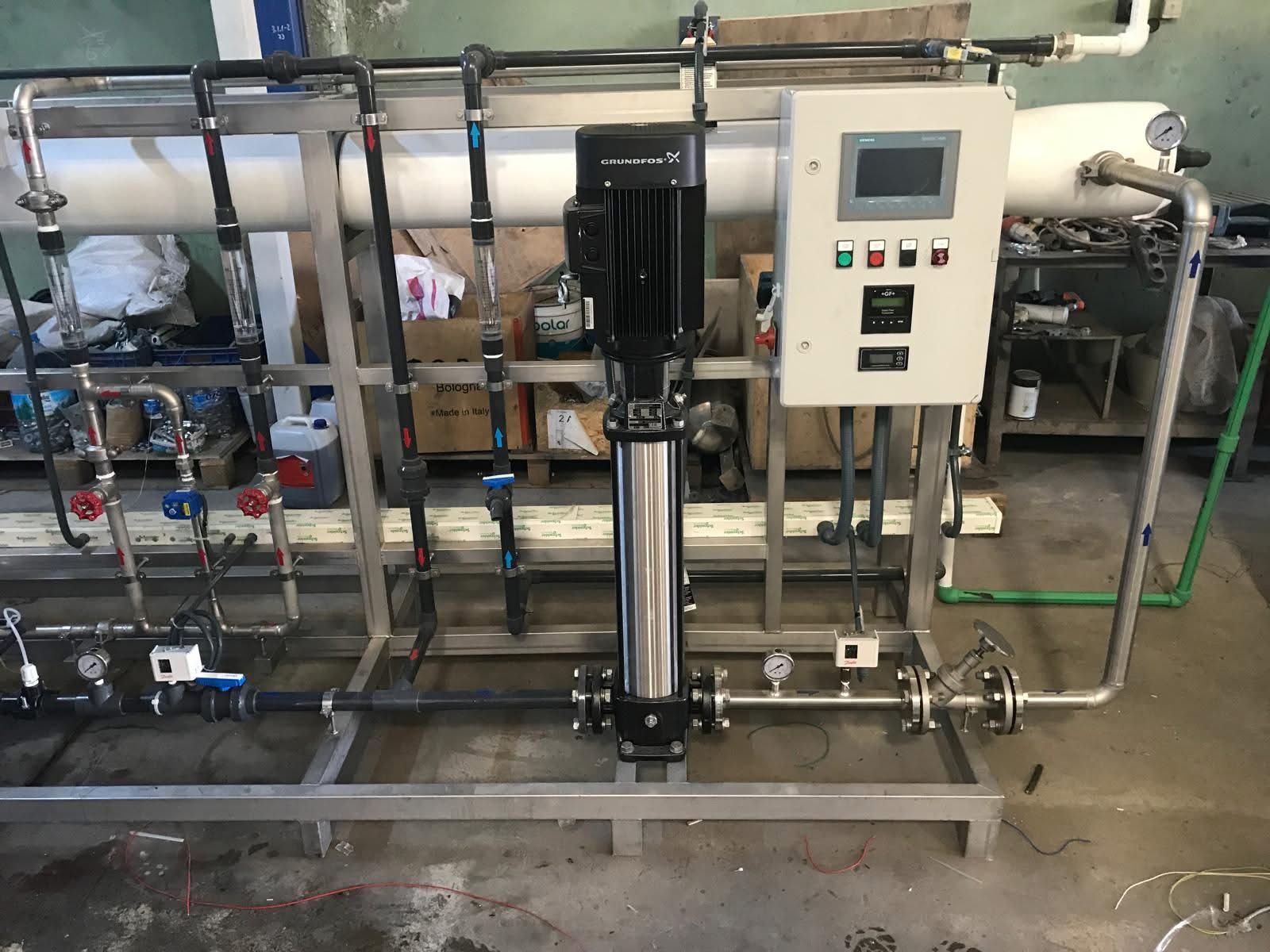 RO скид с Grundfos помпа